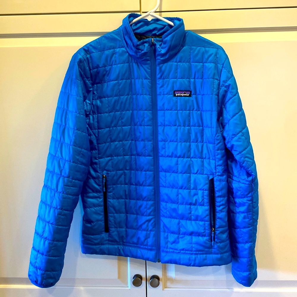 Like new, Patagonia Nano Puff jacket. Size men’s small.